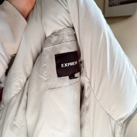 Beautiful Express Light Gray Puffer Jacket Size XS - Picture 4 of 5